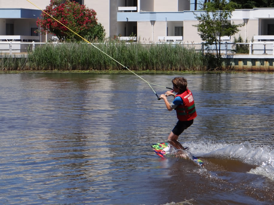 Wakeparc-Lacanau-enfant